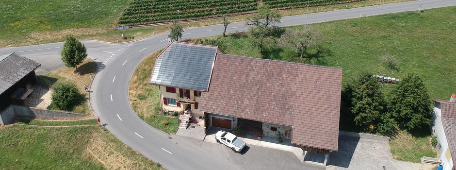 Installation de panneaux solaires photovoltaïques totalement intégrés - juillet 2019